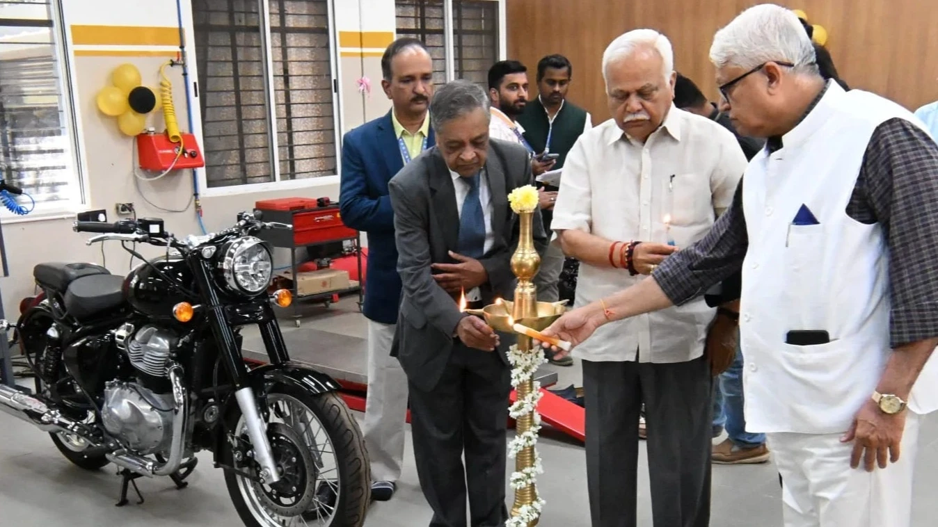 ಹಳಿಯಾಳದ ಕೆಎಲ್ಎಸ್ ವಿಡಿಐಟಿಯಲ್ಲಿ ರಾಯಲ್ ಎನ್ಫೀಲ್ಡ್ ತರಬೇತಿ ಕೇಂದ್ರ ಆರಂಭ: ಆಟೋಮೊಬೈಲ್ ಎಂಜಿನಿಯರಿಂಗ್ ವಲಯಕ್ಕೆ ಹೊಸ ಬಲ